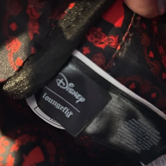 Loungefly Disney Villains - Queen of Hearts Mini Backpack - Alice in Wonderland - Picture 5 of 7